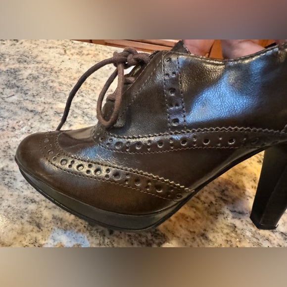 Bongo lace up brown bootie  shoes. Size 7.5 - Picture 6 of 14